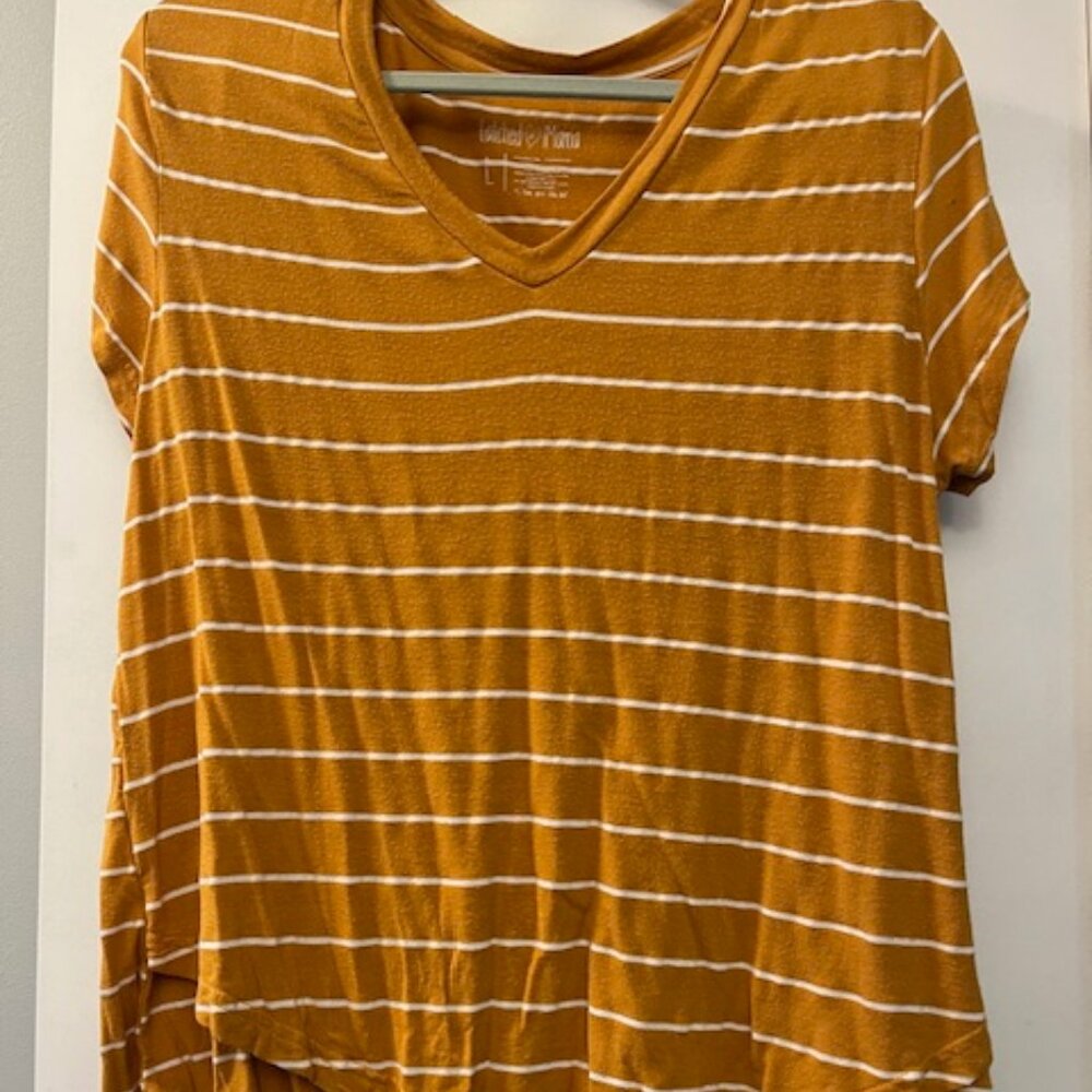 Latched Mama V-Neck Boyfriend Nursing Tee